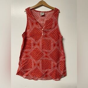 The North Face Red Sleeveless Buttoned Tank Top size M